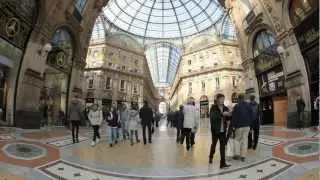 (HD) Shopping in Milano Galleria Vittorio Emanuele II at the Duomo