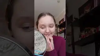 Тестую олівці для губ  