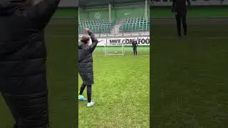 Behind the goal challenge with Tabea Wassmuth #NikeFootball #HouseOfClubs #LoveTheGame #11teamsports