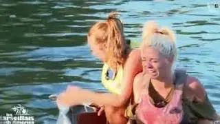 JESSICA DES MARSEILLAIS SE PREND UN POISSON DANS LA GUEULE !