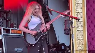 Satisfied-The Warning Front Row 4K Hollywood Bowl 5/14/2025