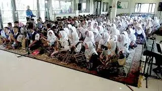 SMPN 6 Pasarkemis Tangerang Bandung Bermain #Angklung di Bale Seni Barli