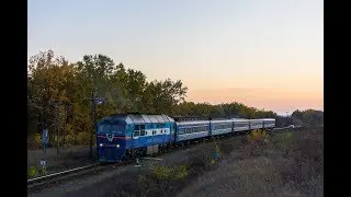 ТЭП70-0060 с пригородным поездом Апостолово - Днепр-Лоцманская прибывает на пл.238 км