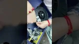 Detailed process of disassembling the welding wire reel