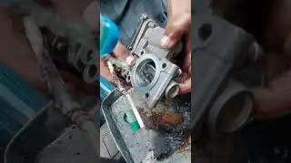 как промыть дроссельную заслонку, полностью ее открыв #ДроссельнаяЗаслонка #Двигатель #КороткиеЗа...
