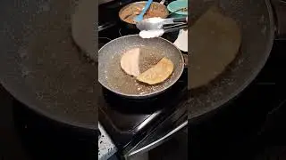 Empanadas de maseca con frijoles y queso