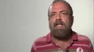 Giobbe Covatta racconta la storia di Pirinani e della sua bimba Sara