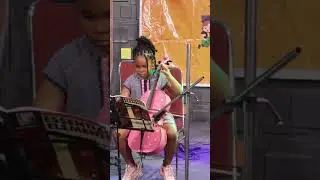 6 year old cellist playing 
