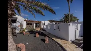 3 bedroom bungalow with large terrace in Playa Blanca for sale