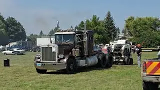 Vintage Peterbilt does a burnout.