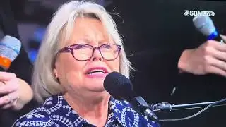 Kay Loftis singing I Bowed on My Knees and Cried Holy 