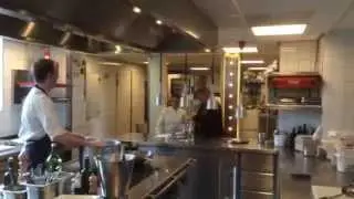 Sterrenchef Margo Reuten en Gé Reinders zingen in de keuken van  Da Vinci