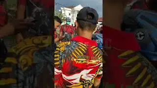 Serdadu Cadangan berbagi bantuan kepada koraban banjir