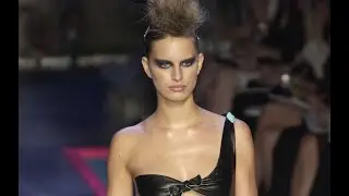 Givenchy Haute Couture Fall/Winter 2002