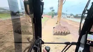 Remo&ccedil;&atilde;o de material e rebaixe com a escavadeira 
