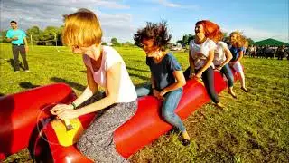 Recommend a fun and exciting team building game --Inflatable BounceTube！
