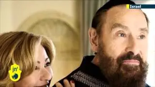 Звезды посетили похороны раввина каббалы: Эштон Катчер и Мила Кунис оплакивают лидера каббалы Филипа Берга
