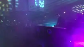 Woody Van Eyden Live at Room at the top (Opening Party)