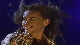 Paulina rubio Cantando en Reconocido Festival en Venezuela 2002