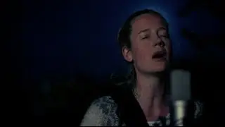 Katja Aujesky- Blauer Mond (Solo Live @ Berliner Gartensession)