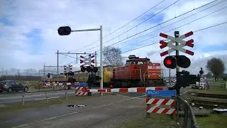 Mat '64 en VIRM worden weggesleept thv de Hessenweg/N340 in Zwolle!