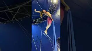Check this out! Little drop + very fast preparation 😎🔥#aerialtricks #aerialacrobatics #aerialshow