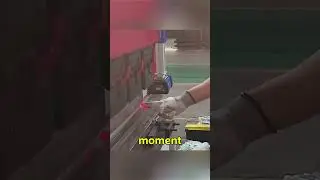 ⚠️ Was passiert, wenn deine Hand unter eine Papierschneidemaschine ger&auml;t?