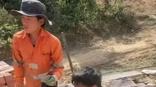 上圈梁支模 #牛牛阿娜 #老挝建房 #老挝媳妇