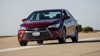 Hybrid Toyota Camry a 200-horsepower sleeper sedan