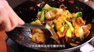 The sticky Jiangxi spicy stir-fried rice cakes are simple and quick. Friends who love rice