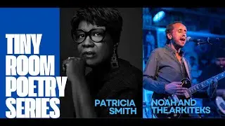 Patricia Smith performing 
