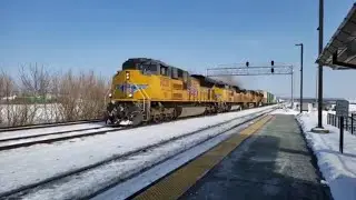 Union Pacific 9020 West Bound Stack Train at Elburn,IL | Railfanning | 2/20/21