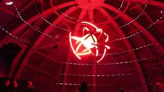 De lichtshow in de bol van 't atomium.