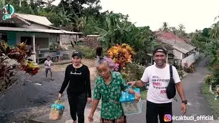 [Part 1] NENEK RENTA BERJUALAN GORENGAN KELILING UNTUK BERTAHAN HIDUP.