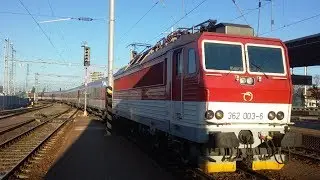 Vlak Rex 1726 Zobor prich&aacute;dza do stanice Bratislava hl. st.