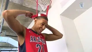 Arizona's Brandon Ashley gets a visit from mom at 2014 Men's Basketball Media Day