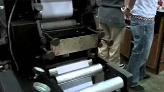 How to set up an ink station on a Comco Cadet flexo press