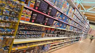 Massive Hot Wheels assortment! Diecast Hunting in Europe. Let's see what I found. 