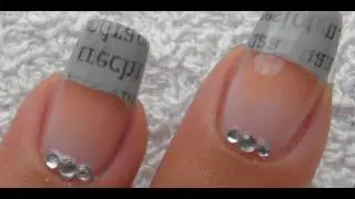 Newspaper nail art tutorial