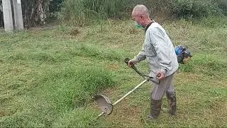 ​80-Year-Old Grandpa Shocks Everyone with His Mowing Skills!