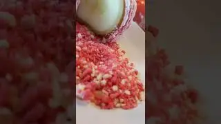 Strawberry Shortcake Apple using #yumcrumbs #candyapples #desserts #caramelapples #fyp #viral