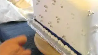 Silver ball dragee icing video on Classikool cake board and cake turntable