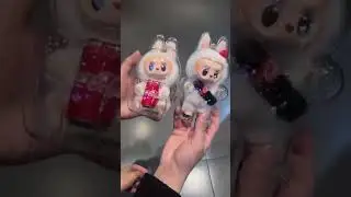 Labubu Coca/V3: chaveiro que parece fofinho, mas encara voc&ecirc; como se fosse dono da geladeira!Labubu