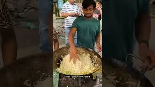 STREET STYLE CHOWMEIN 😍 | Indian street food #shorts