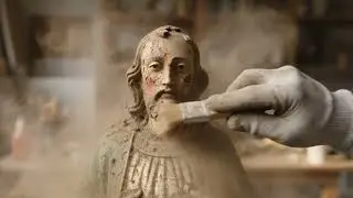 [1985, Puebla] As&iacute; fue restaurada una estatua de San Judas Tadeo encontrada bajo los escombros
