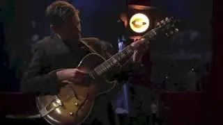 Erik S&ouml;derlind plays 