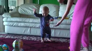 EFYFLICKS Alex Walk