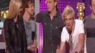 R5 en Vivo en los RDMA 2014 (Presentación Completa)