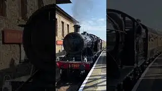 GWR 2807 arriving into watchet station with 7812 &lsquo;Erlestoke ￼manor&rsquo; the west Somerset railway)
