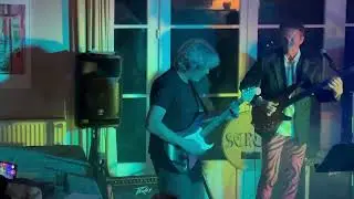 11 Feu Dans Le Foyer (Ström inspiré de Smoke on the water par Deep Purple)